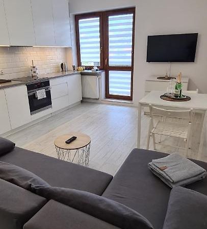 44 - Apartamenty Siedlce - Nowy Apartament W Centrum Przy Ul Czerwonego Krzyza エクステリア 写真