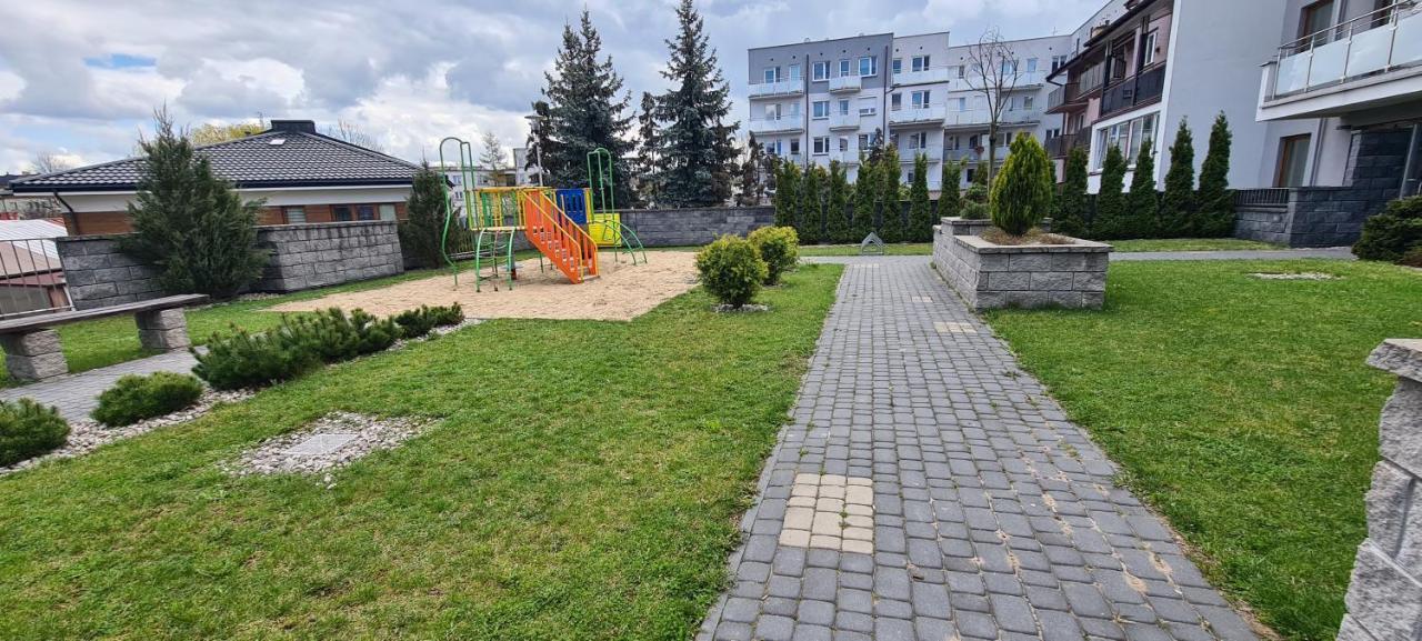 44 - Apartamenty Siedlce - Nowy Apartament W Centrum Przy Ul Czerwonego Krzyza エクステリア 写真